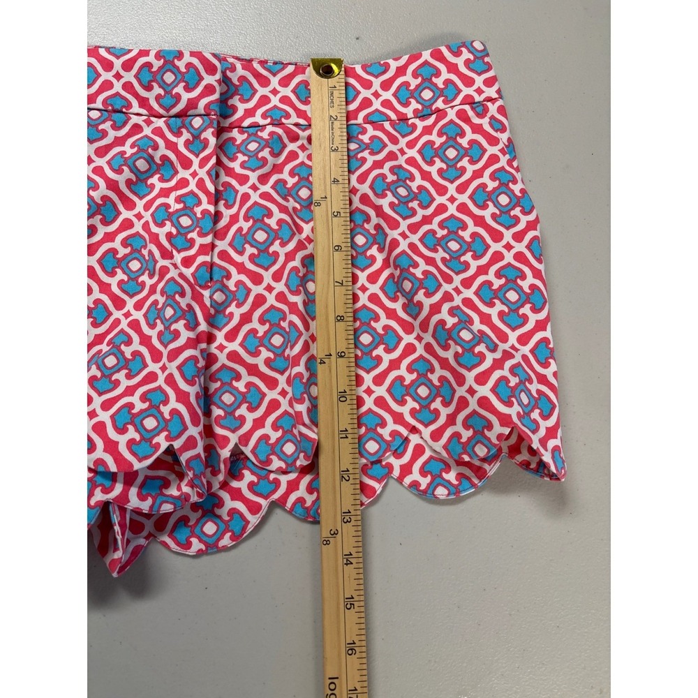 Crown & Ivy Women's Size 14 Petite Pink Scalloped Hem Geometric Medallion Shorts - Picture 6 of 11